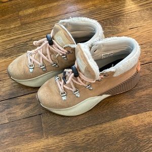 Sorel Out n About III Conquest size 4